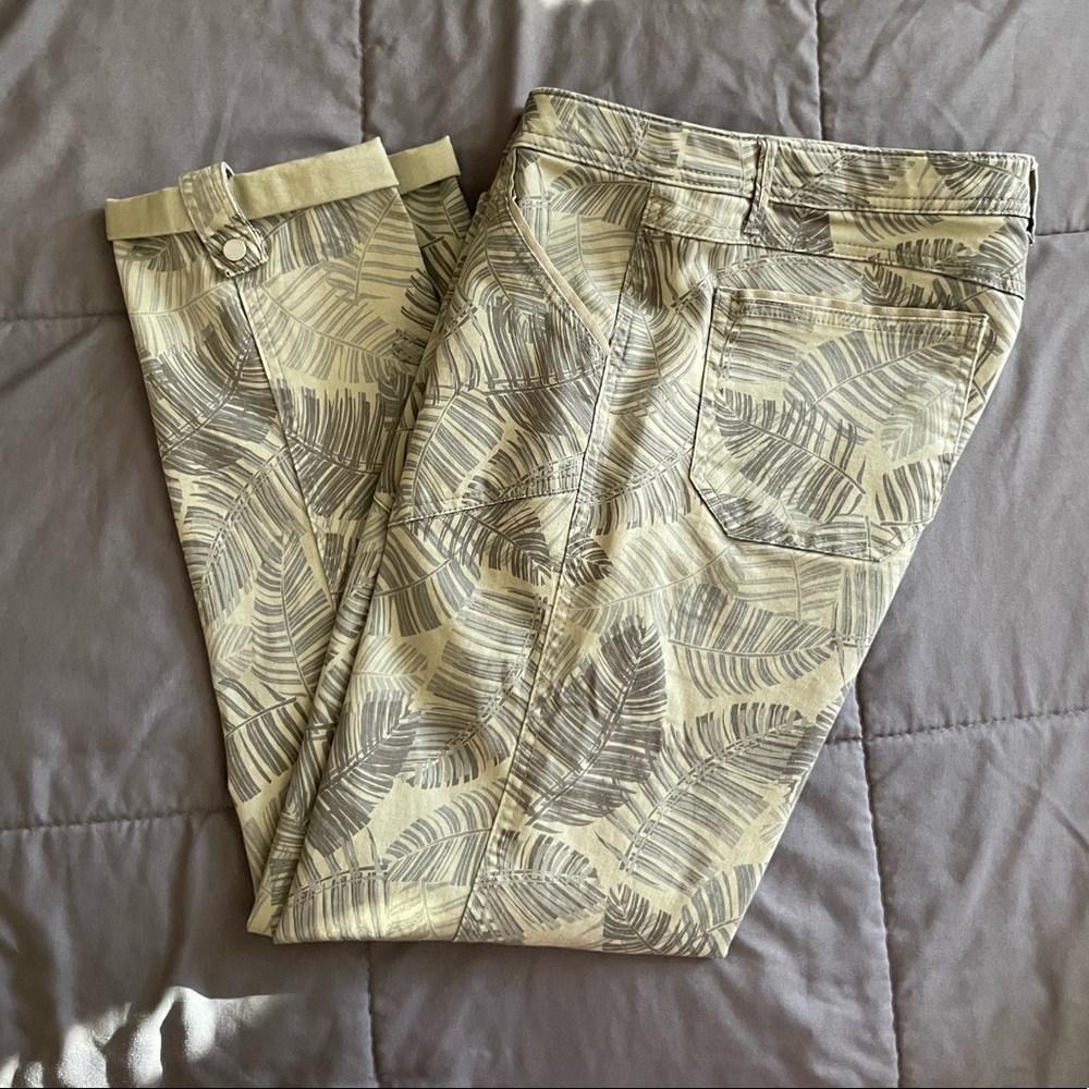 Democracy “Flex-Ellent” Cargo Crop Jeans - Picture 2 of 11